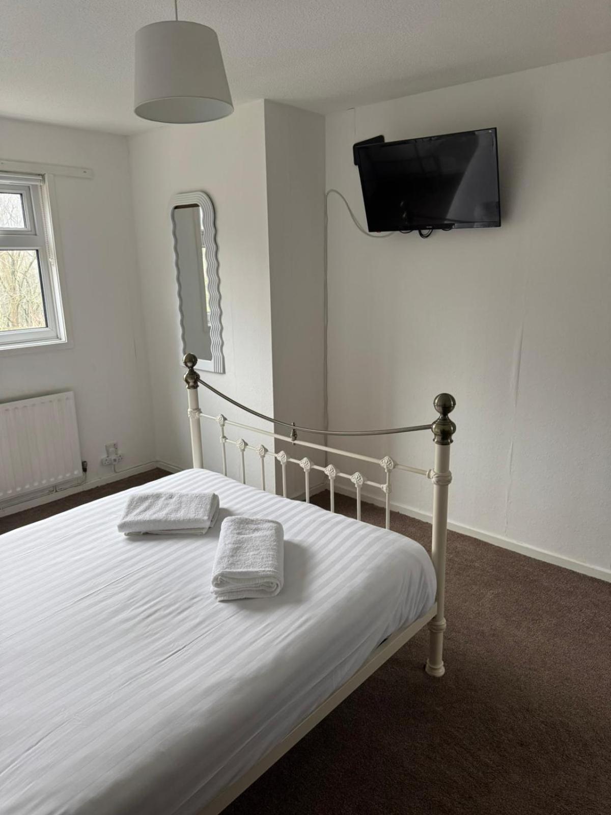 Large 2 Bedroom House Wombridge Exterior foto